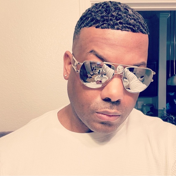 Meet your Posher, Brandon. - Picture 4 of 7